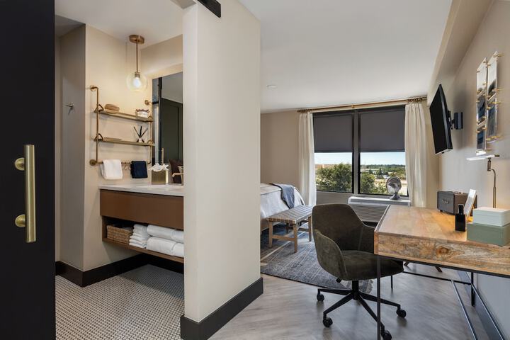 Room 31 of 47