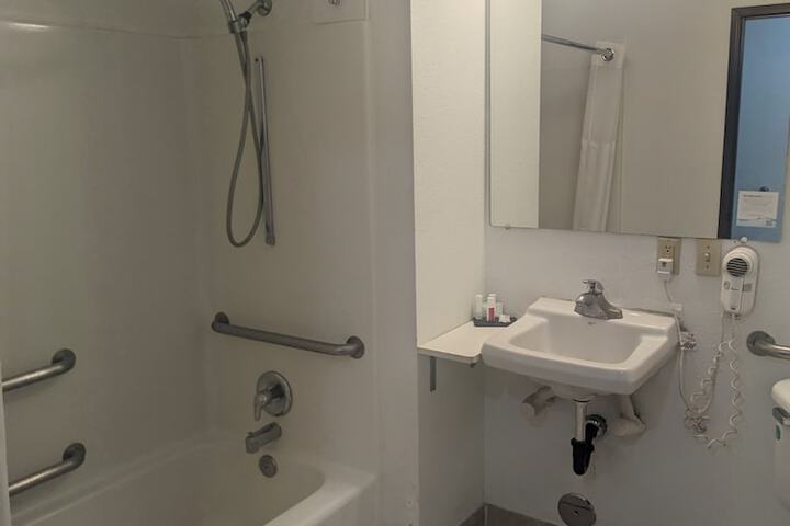 Room 10 of 47