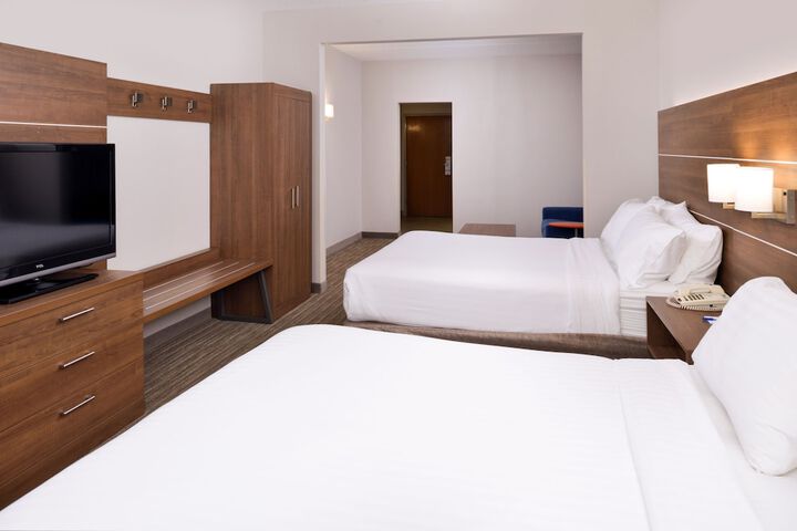 Room 35 of 62