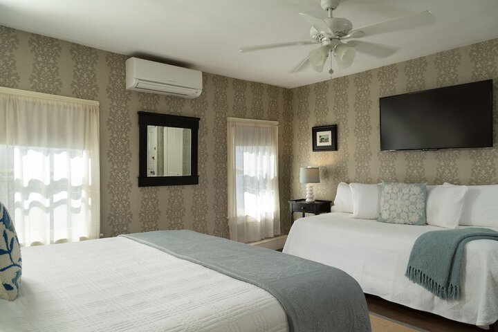 Room 6 of 26