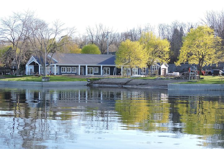 Waters Edge B & B Resort