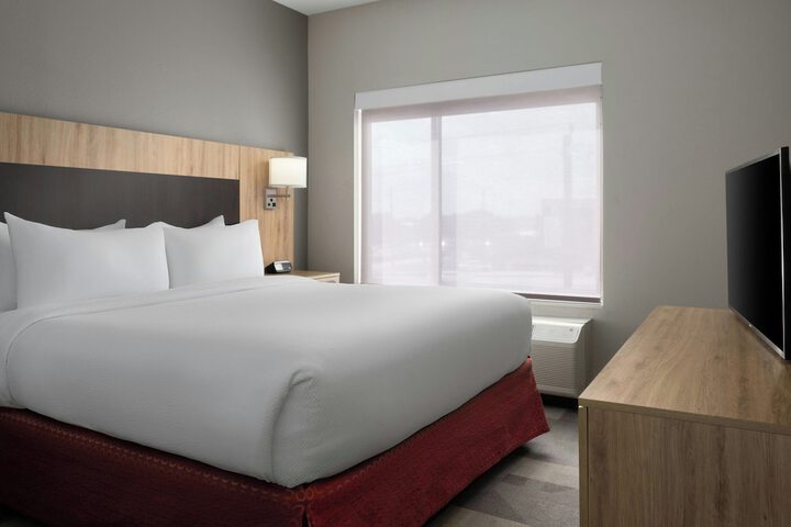 Room 30 of 48