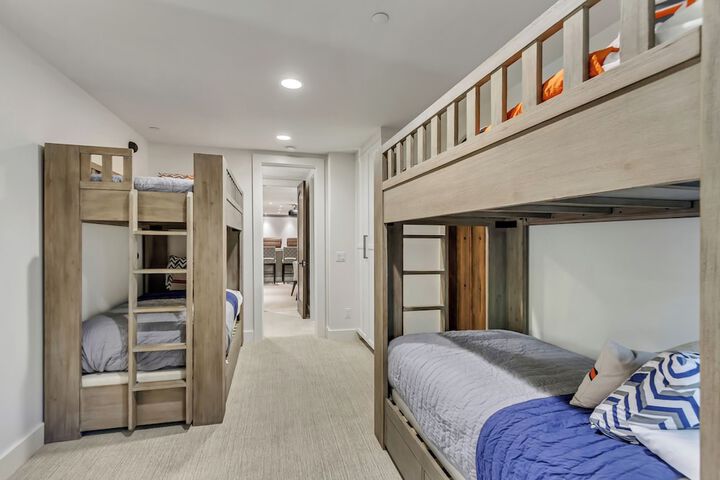 Room 128 of 306