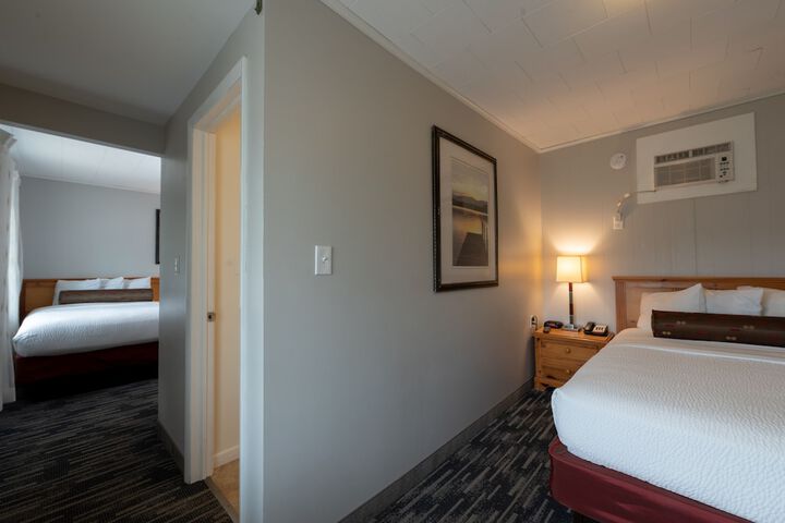Scottys Lakeside Resort