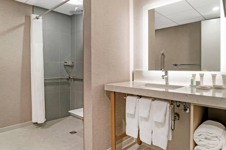 Radisson Plaza Hotel at Kalamazoo Center