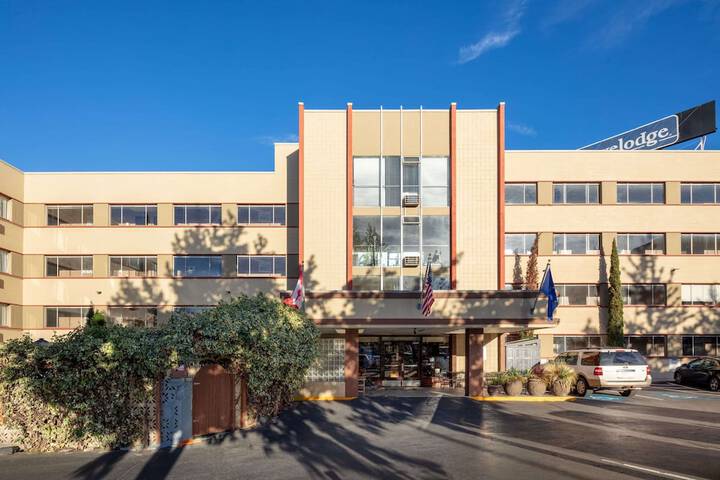 Hotel 2 of 49