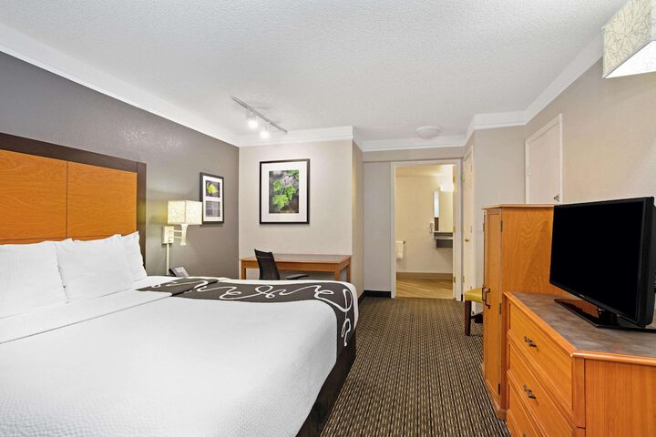 Room 26 of 35