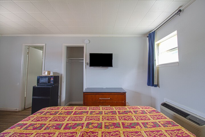 Room 18 of 43