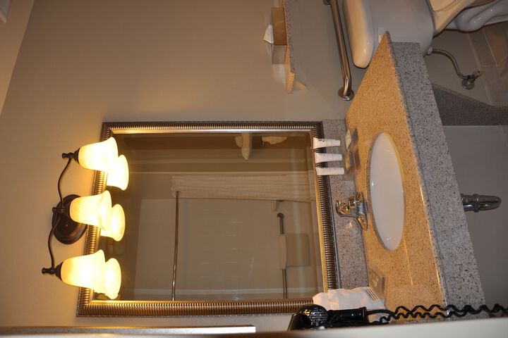 Room 17 of 40