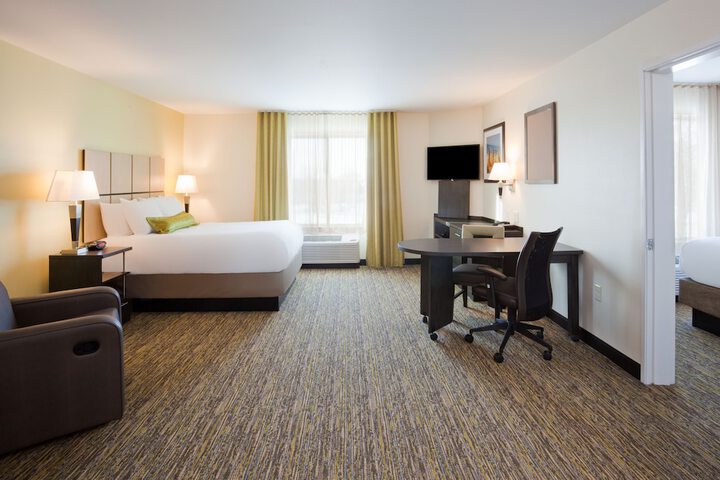 Room 16 of 28