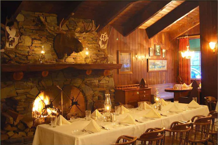 Dining 52 of 65