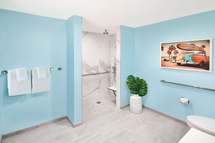 Room 33 of 51