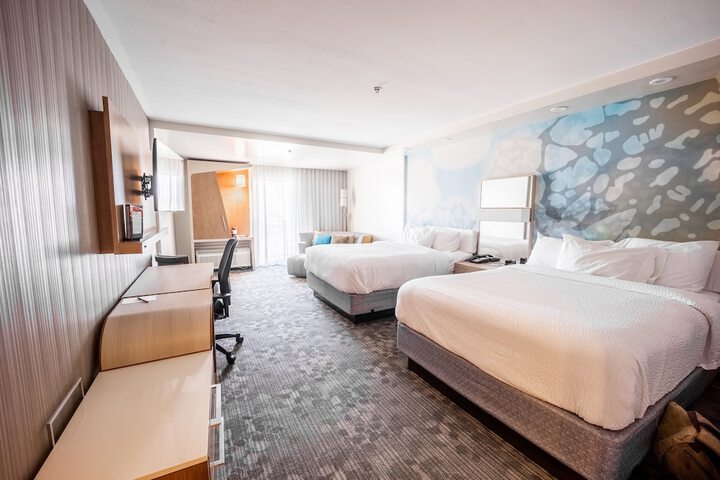 Room 20 of 33
