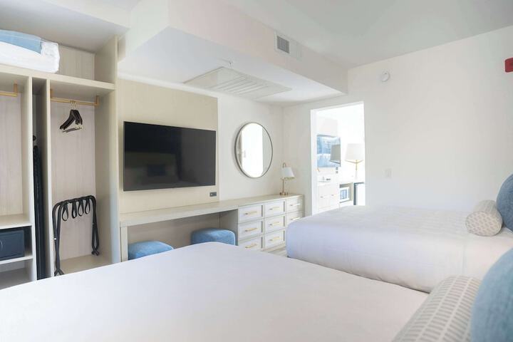 Room 16 of 43