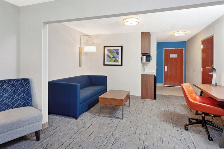 Holiday Inn Express Hotel & Suites Urbana-Champaign by IHG