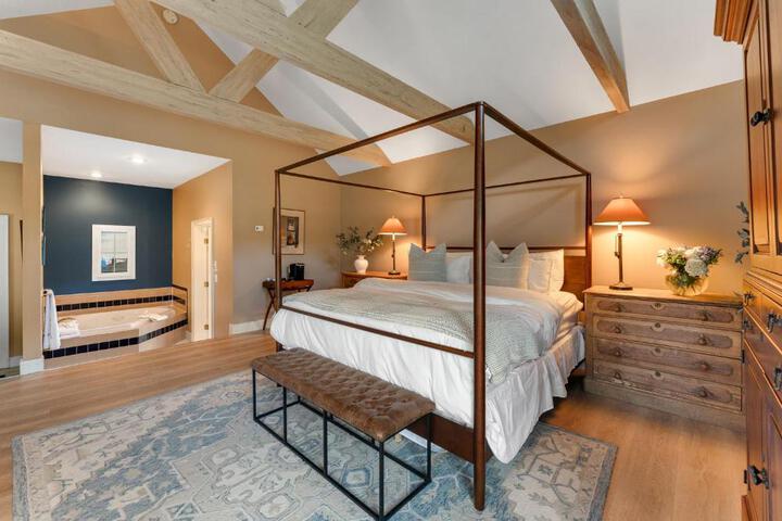 Red Clover Inn