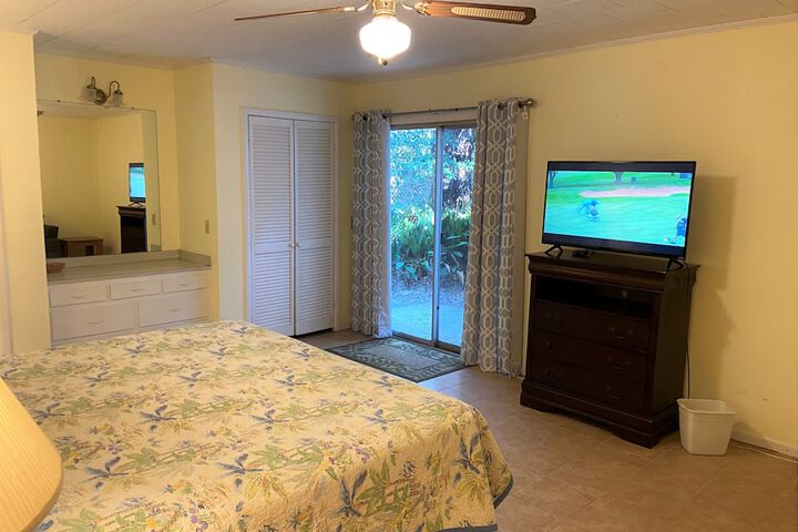Room 9 of 11