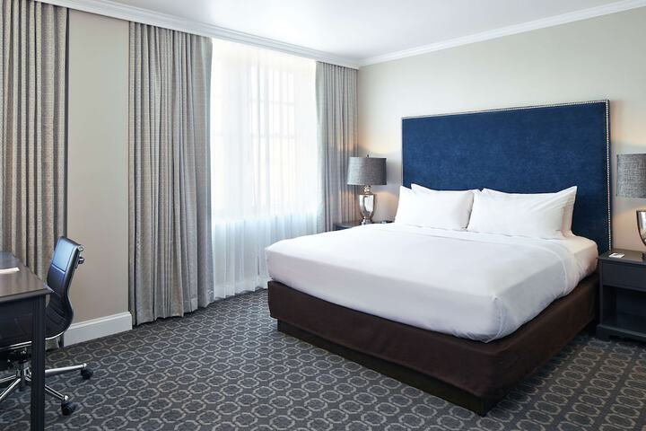 Redmont Hotel Birmingham Curio Collection by Hilton