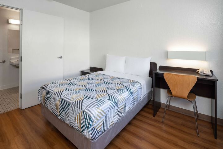 Room 19 of 25