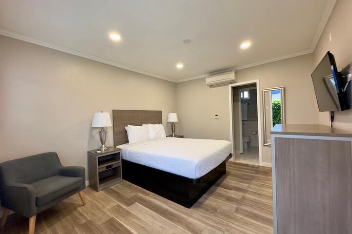 Room 28 of 38