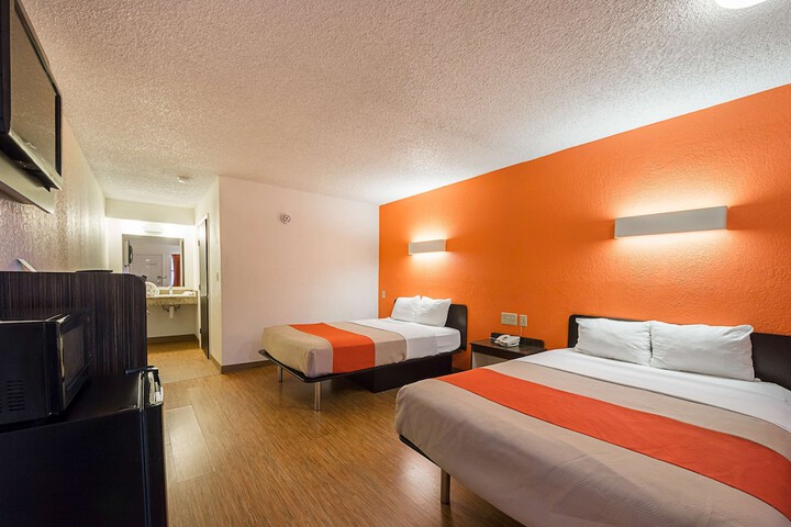 Room 16 of 46