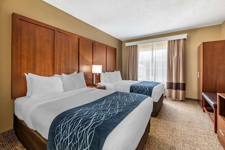 Room 6 of 28