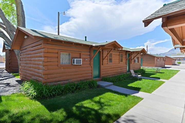 Buffalo Bill Village Cabins