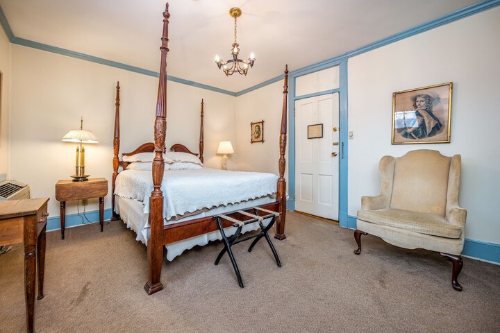Room 32 of 132