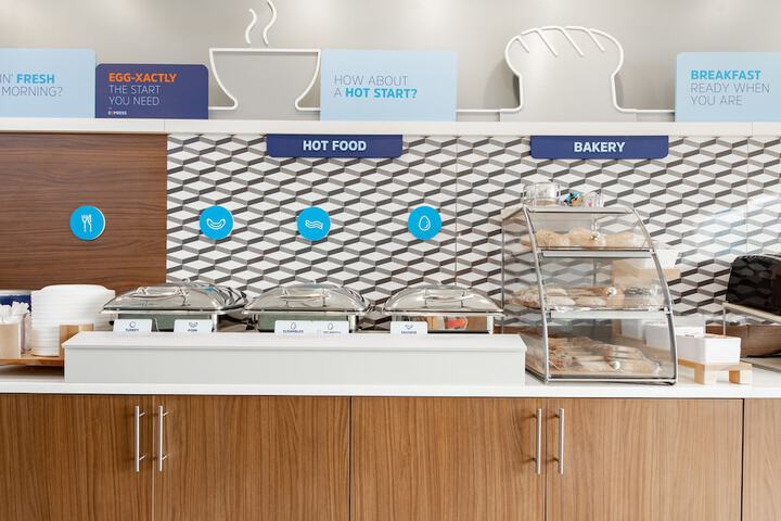 Holiday Inn Express & Suites Lenoir Cty by IHG
