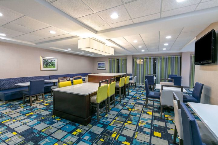 La Quinta Inn & Suites by Wyndham Horn Lake / Southaven Area