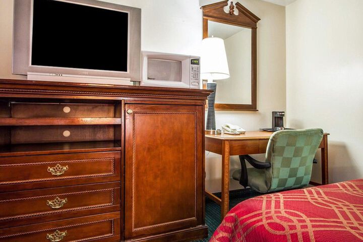 Room 9 of 30
