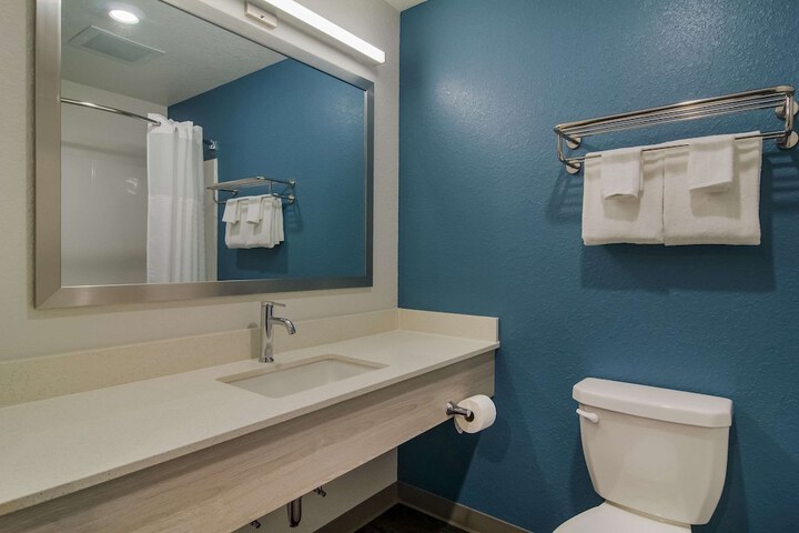 Room 15 of 25
