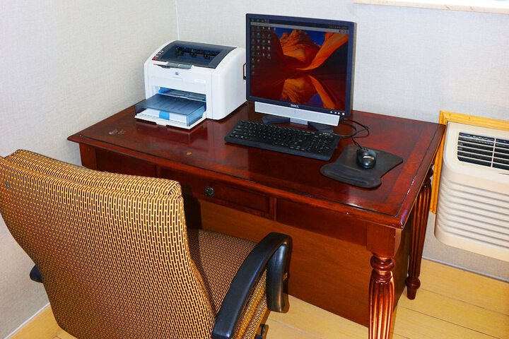 Business Center 32 of 33