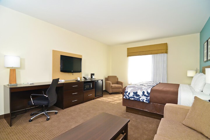 Room 28 of 61