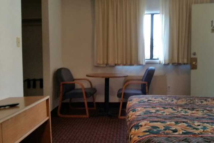 Room 26 of 62