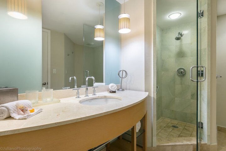 Room 52 of 119