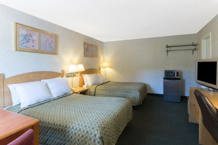 Room 8 of 18