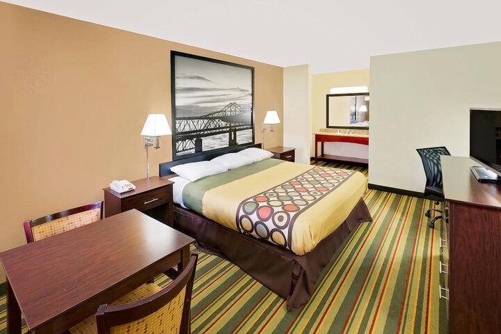 Super 8 by Wyndham Laurel