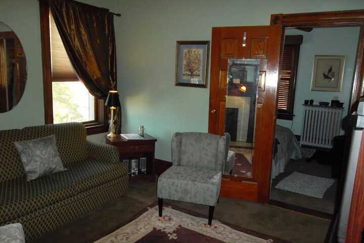 Room 9 of 11