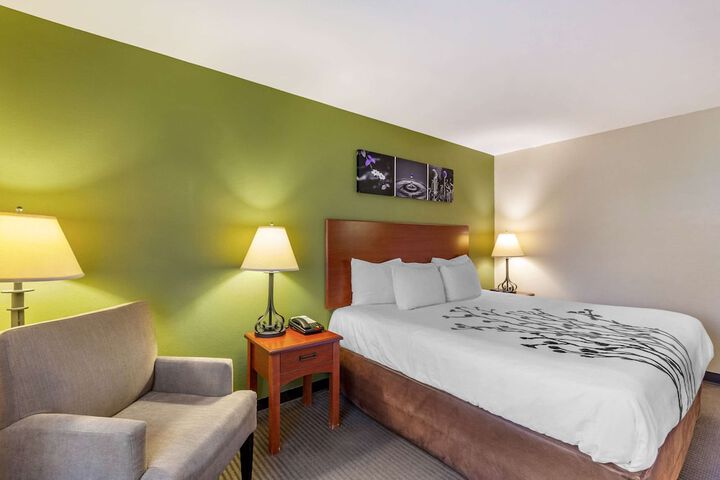 Room 14 of 32