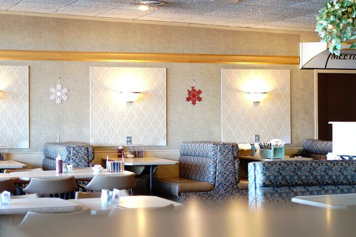 Dining 42 of 54