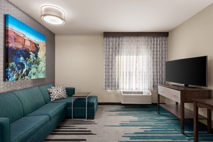 La Quinta Inn & Suites by Wyndham Clovis CA