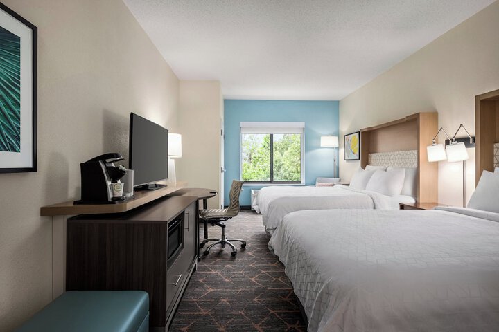 Room 32 of 47