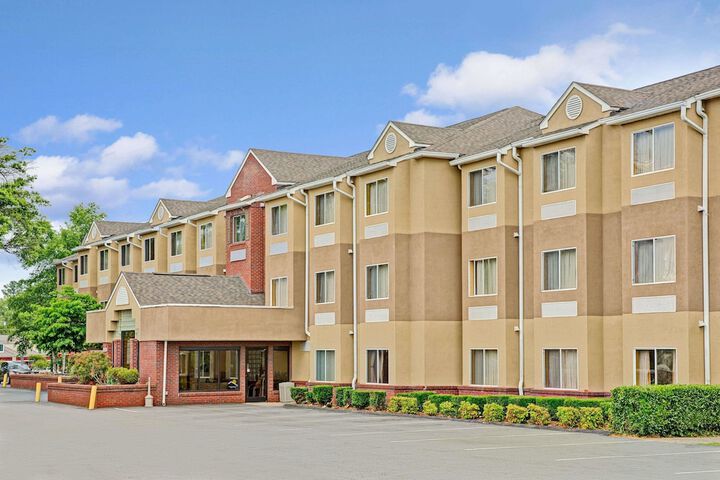 Microtel Inn by Wyndham Cornelius / Lake Norman