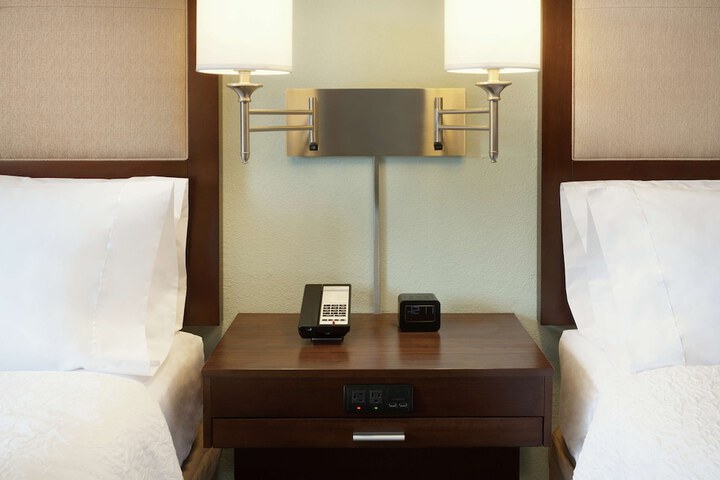 Room 10 of 40