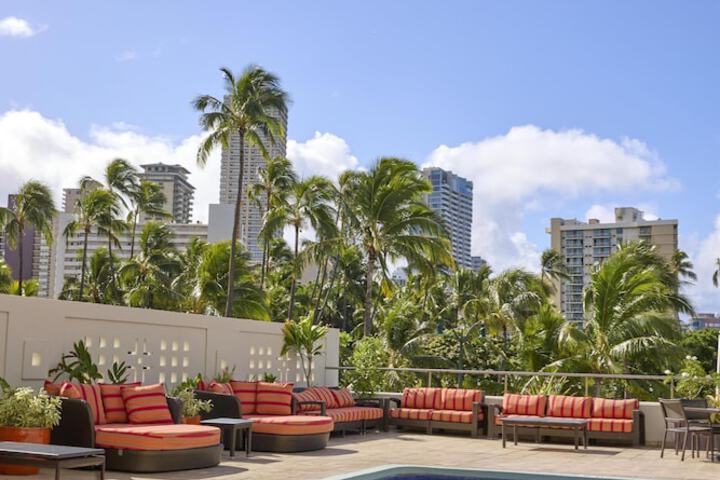 DoubleTree by Hilton Hotel Alana - Waikiki Beach
