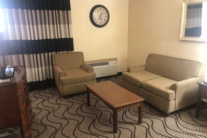 Room 10 of 36