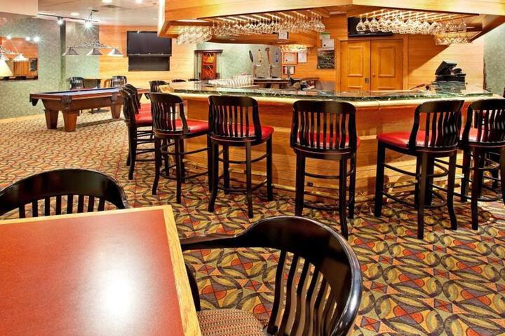 Crowne Plaza Chicago-Northbrook by IHG