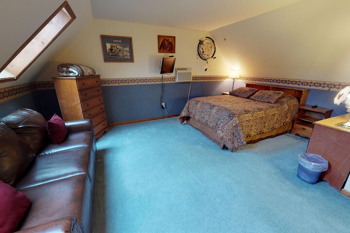 Room 43 of 176
