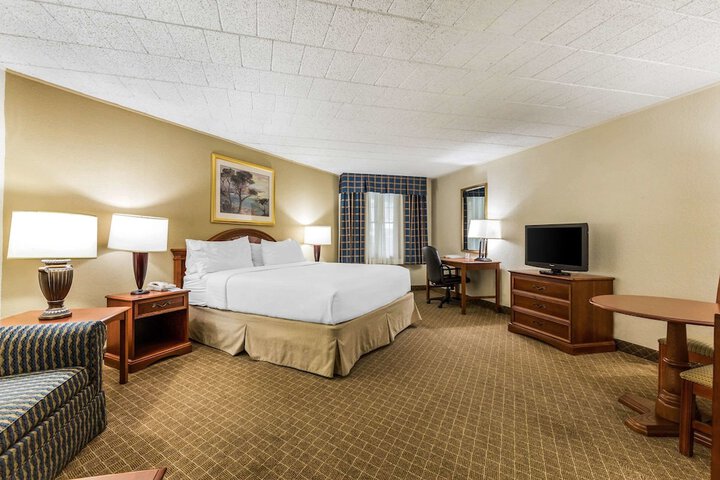 Room 28 of 44
